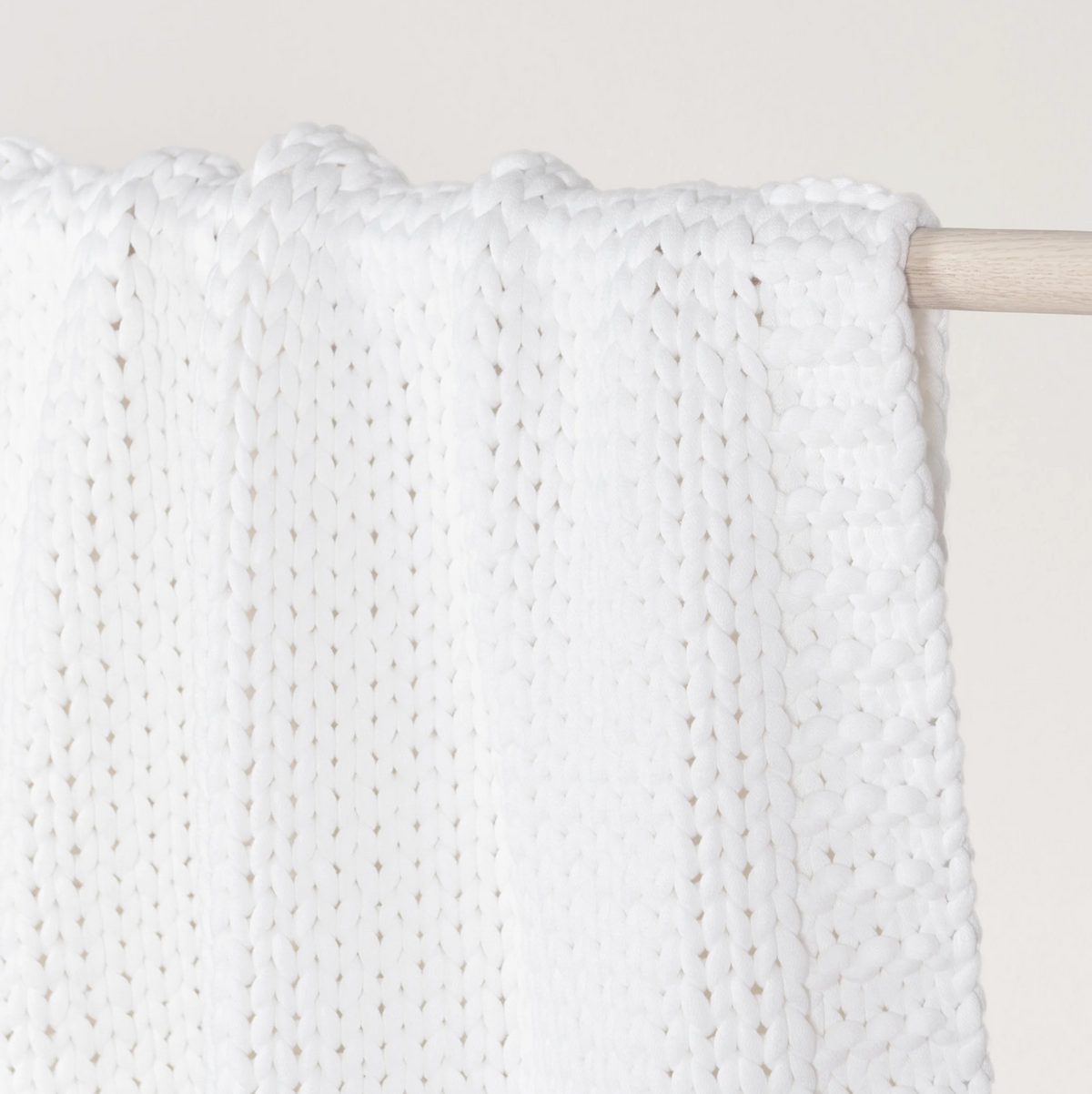 Dyne Throw | White