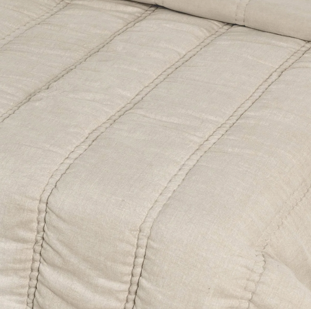 Rowen Quilt Collection