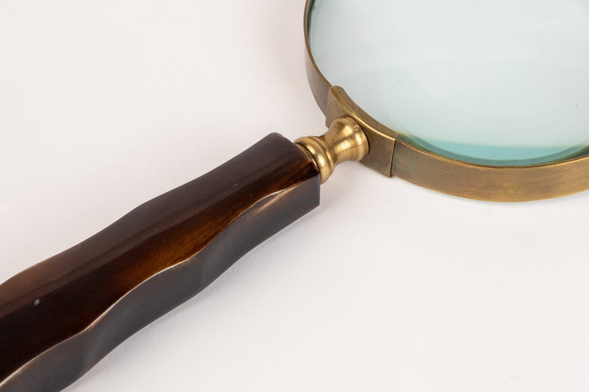 Luna Magnify Glass