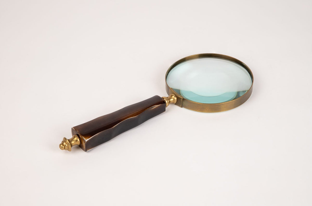 Luna Magnify Glass